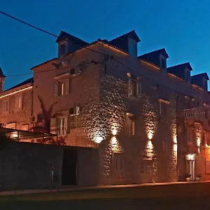 Carol *** Trogir